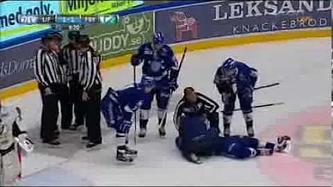Tollefsen tacklar Tobias Forsberg