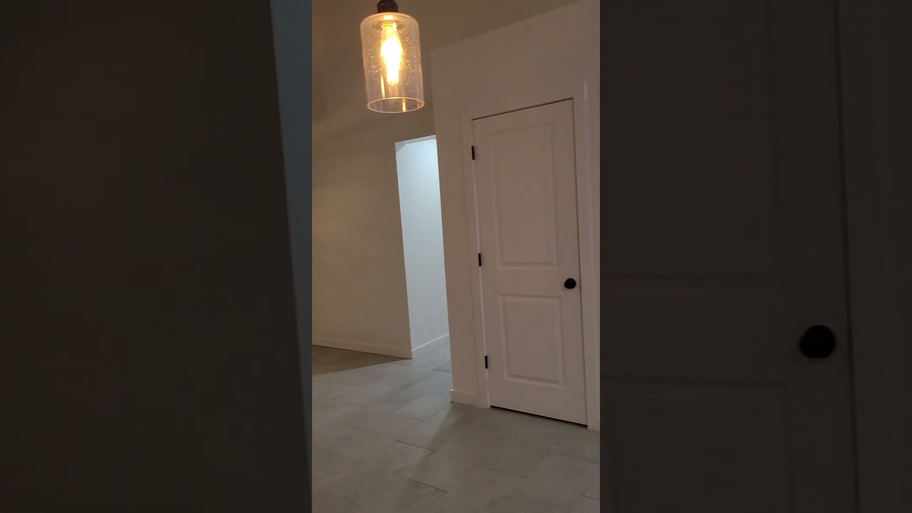 409 4th Street NE, Rio Rancho, NM 87124 Mon, 10/23 