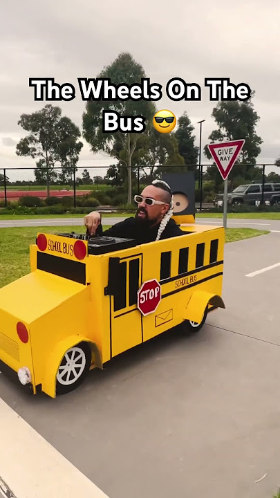 The Wheels On The Bus (Techno)