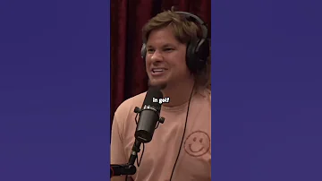 Theo Von makes Joe Rogan burst laughing