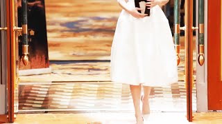 Plain Cinderella puts on a white gown, transforms stunningly, and the CEO falls for her instantly!