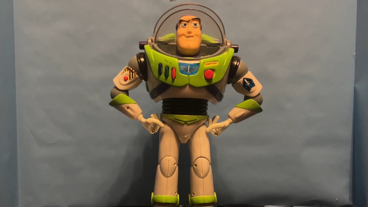 Thinkway Disney Pixar Toy Story Buzz Lightyear Flying Room