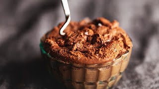 This low carb and keto chocolate mousse is decadent super easy to
make. uses only 4 ingredients (heavy cream, sweetener, unsweetened
cocoa, vanilla) ...
