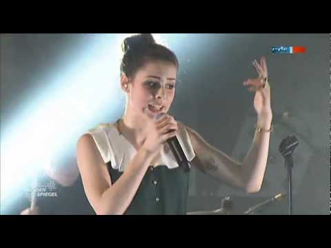 Lena Meyer-Landrut "No One Can Catch Us" Tour 2013: Interview in Dresden