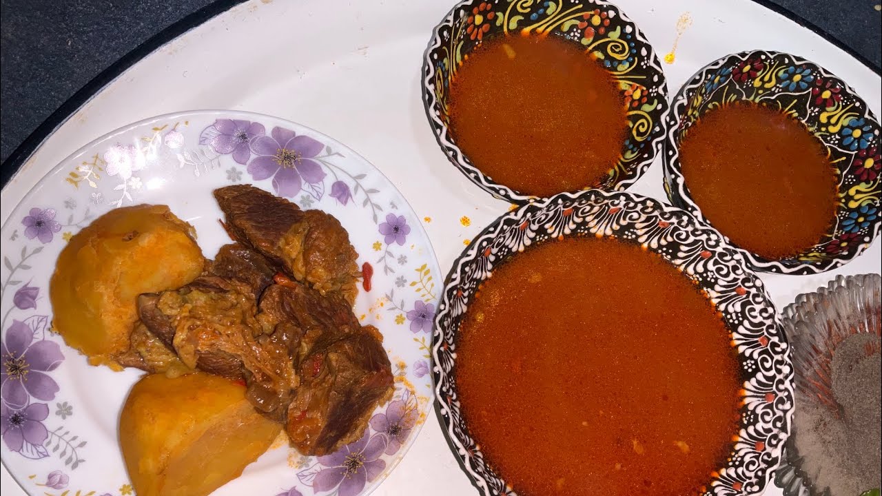 Making a very delicious Afghan meat Soup 😋👩‍🍳