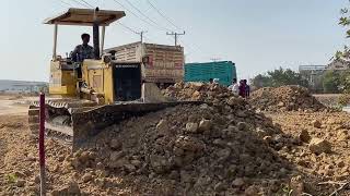 Komatsu  Bulldozer Pushing Topsoil 8