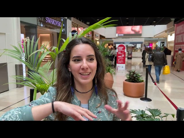 Elia Nakad Enchante le Public au Centre Westfield Les 4 Temps