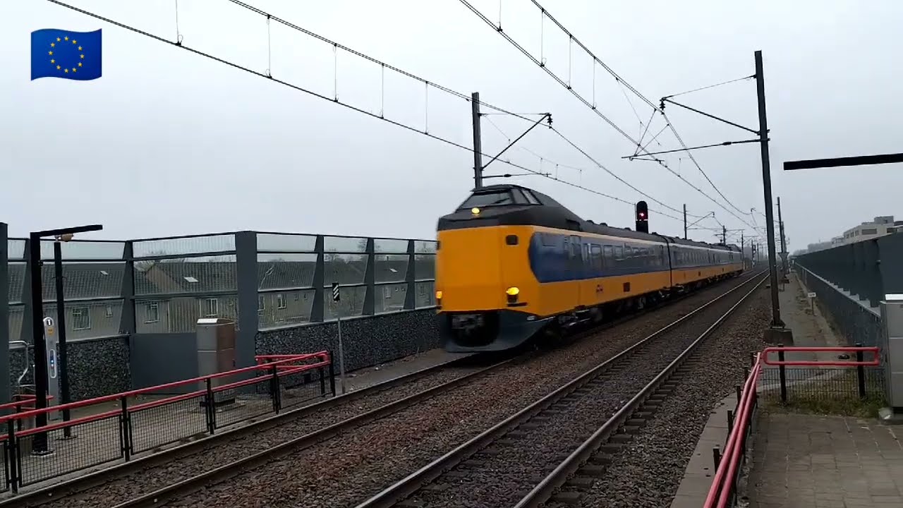 Treinen spotten op station Almere Muziekwijk