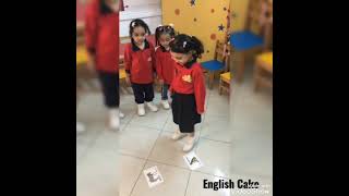A new way of English teaching with flash cards