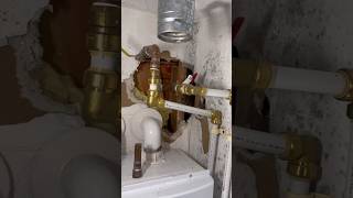 tight quarter repair on this 3/4” water line behind tankless hot water heater #plumber #plumbing