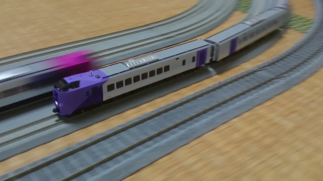 TOMIX キハ261-5000 ラベンダー & はまなす、261（旧色） - YouTube