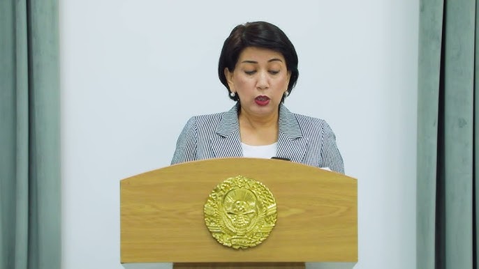 Stavropolda haqiqiy jinsiy aloqa Siqilgan bir tranny ichida eshak