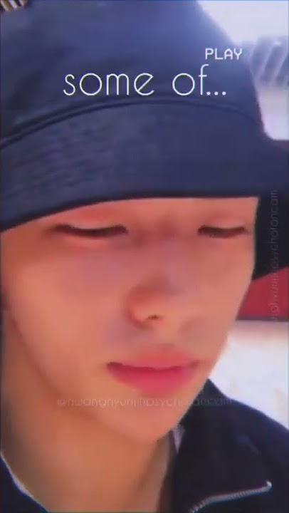 Hyunjin trying to speak English (so cute😫)