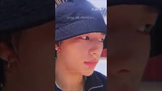 Hyunjin trying to speak English (so cute😫)