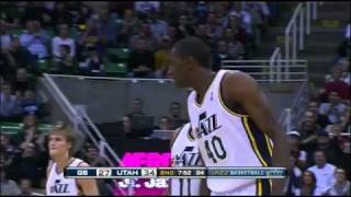 Jeremy Evans dunks three times in a quarter