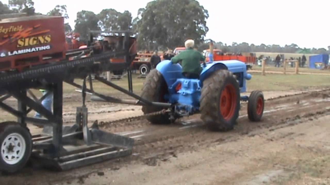 Vintage Tractor Pull Highlights from Heyfield in Victoria, Australia