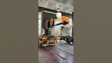 SLA series injection molding machine loading for shipment