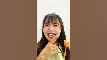 De wattenbol vertrouwde erop dat zijn moeder alle worstjes zou opeten en ontmoette zijn grootmoed...