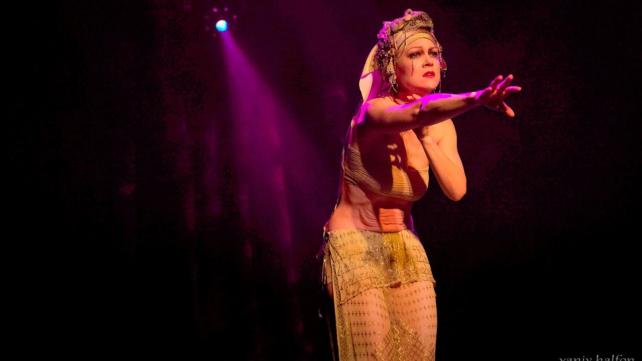 Mira Betz performs in The Massive Spectacular! 2017