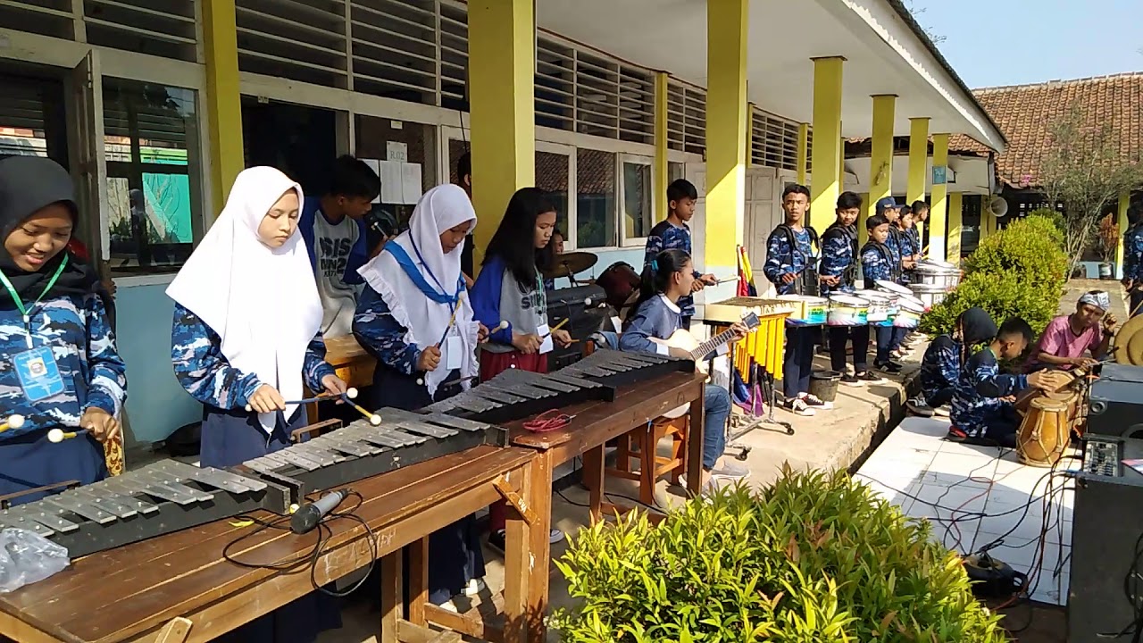 Marching Band SMPN 2 Kalijati (2)
