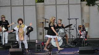 Download Lagu Bikini - The 6 Pak - Meijer Gardens 2025 MP3 Download Lagu Bikini - The 6 Pak - Meijer Gardens 2025 MP3