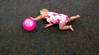 finaLLy caught LiLi doin' her army crawL!!! yayay