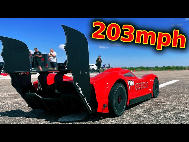 gør ikke Metafor Par Project World's FASTEST RC Car on RUNWAY - YouTube