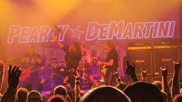 Stephen Pearcy/Warren DeMartini (Ratt) "Round and Round" Hinkley Minnesota November 22 2025 