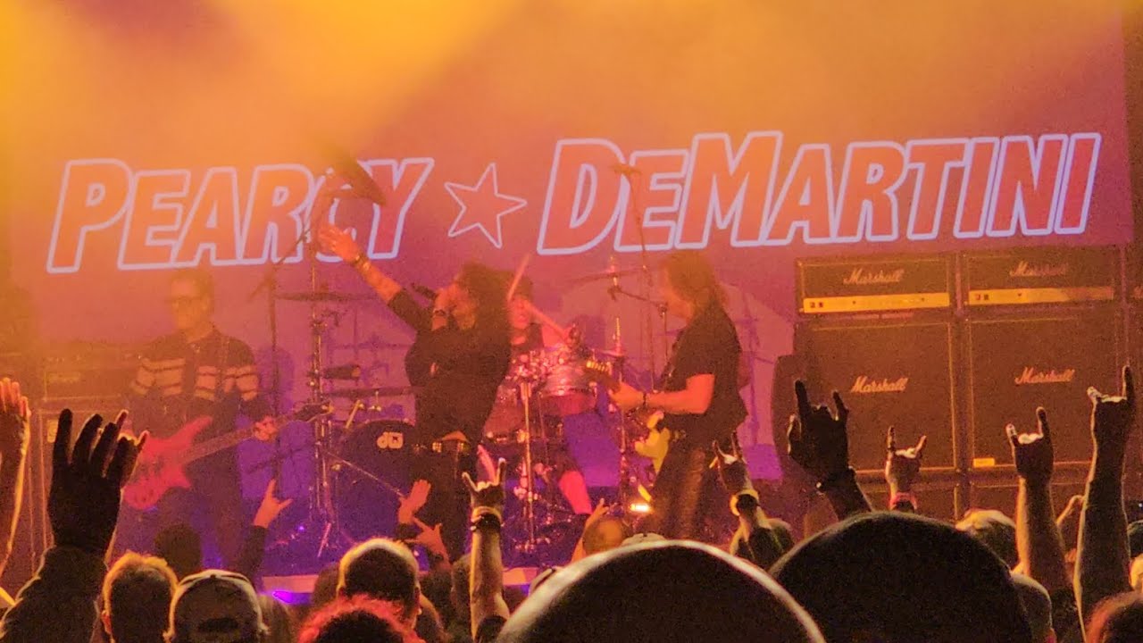 Stephen Pearcy/Warren DeMartini (Ratt) "Round and Round" Hinkley Minnesota November 22 2025 