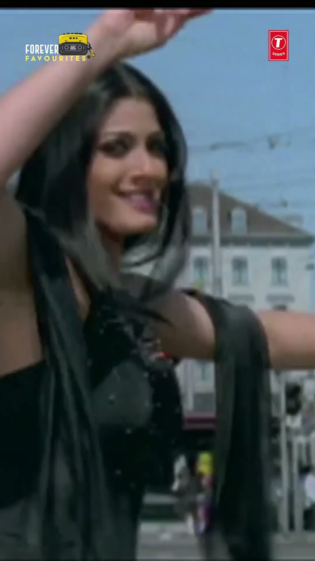 Gore Tan Se Sarakta Jaye #govinda #raveenatandon #ytshorts  #youtubeshorts  #ytshortsvideo