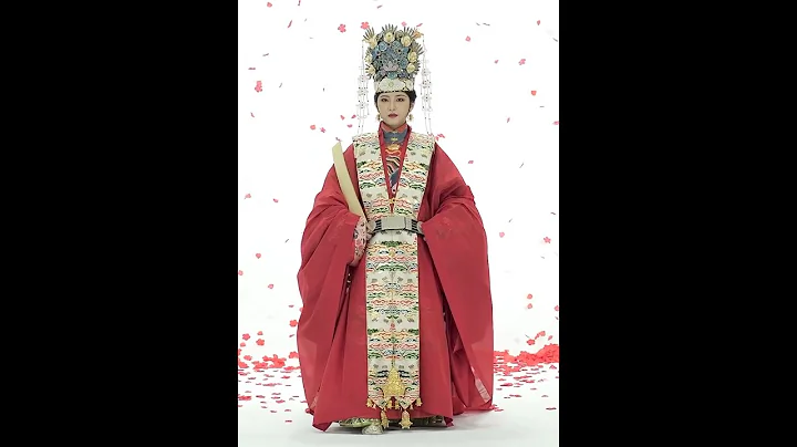 汉服之命妇礼服（晚明）汉服之命妇礼服   中国の命妇の礼服  The full dress of "Ming Fu" in the 17th century of China. - 天天要闻