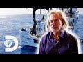 Explorer victor vescovo uses a new sub to explore all five oceans  expedition deep ocean