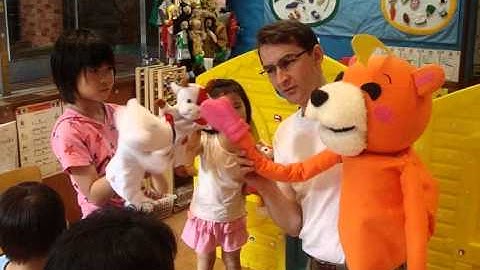 (ACSE) Meeting Kozy Bear to teach greetings and encourage student interaction