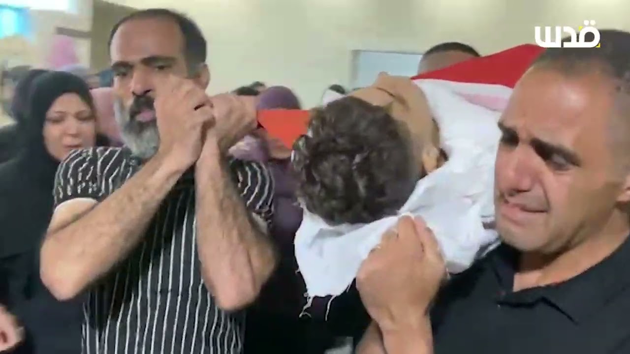 وداع وجنازة الشهيد عبد الله مقبل في بلدة بيت أمر.