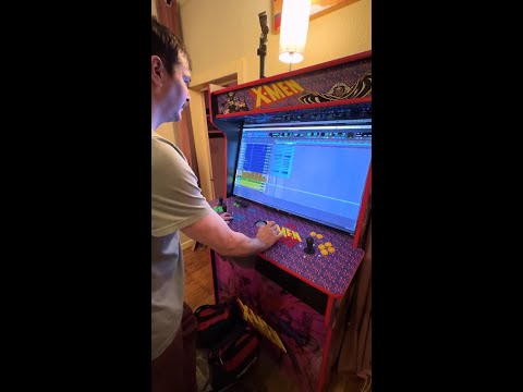 🎵 Press Play to Start 📷 Bayonne at Club Sound Machine