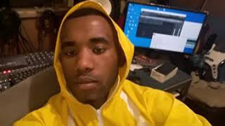 Vibe fm jingle by Sandile Dinangwe  medical voice screenshot 1