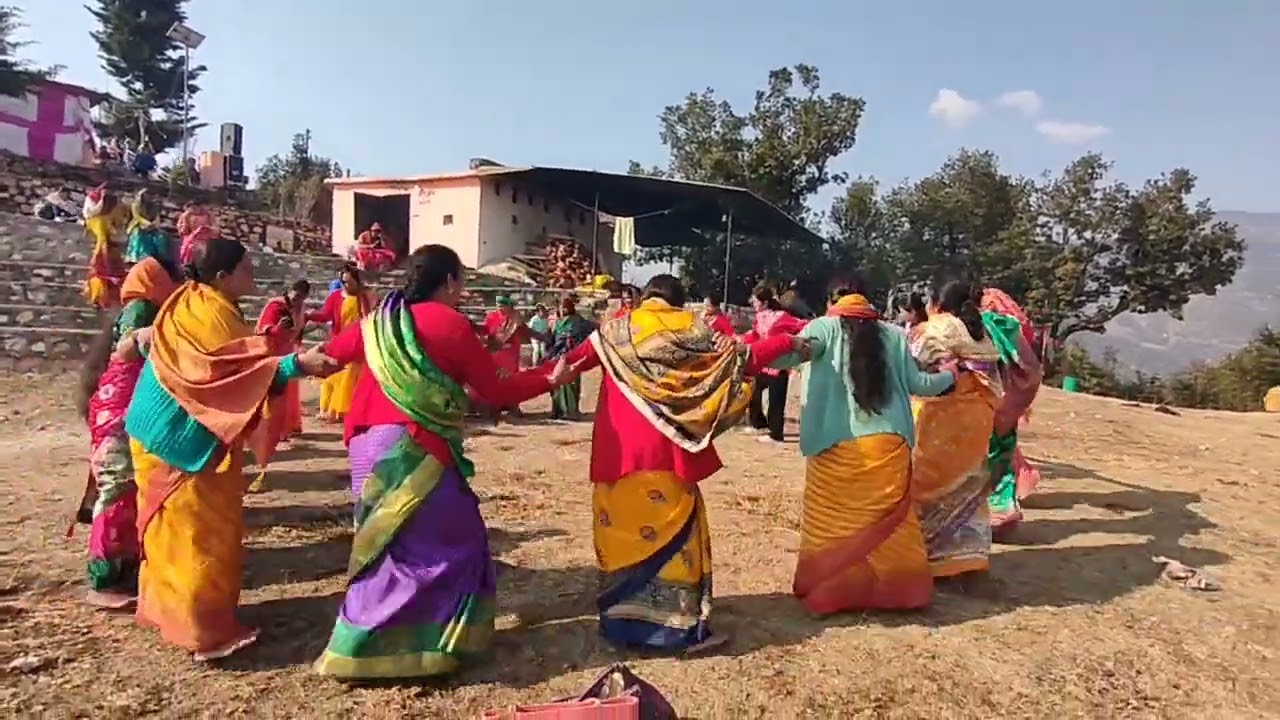 मृत्युंजय महादेव मंदिर में  महिलाओं द्वारा चांचरी नृत्य 💖🌷🤞
