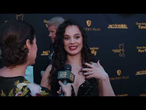 Lara Silva on the Red Carpet of the Movieguide Awards!