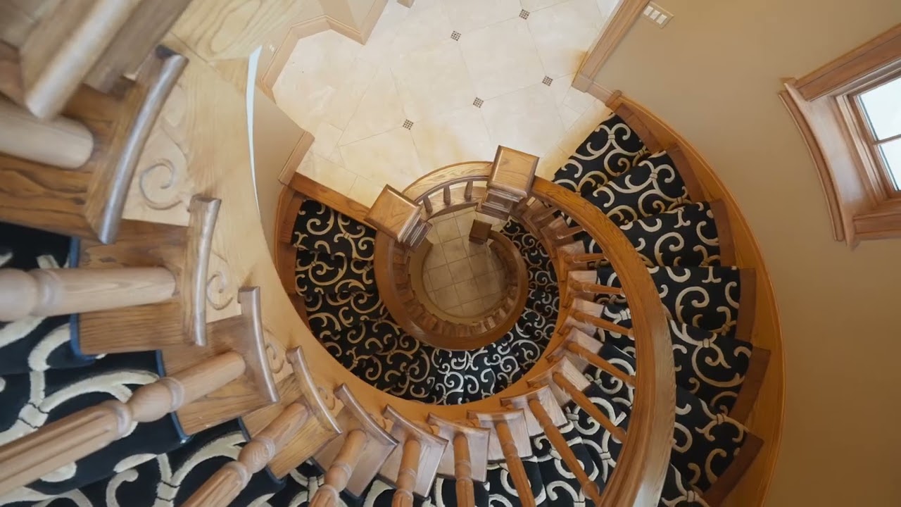 7955 Gray Eagle Chase in Gates Mills, Ohio