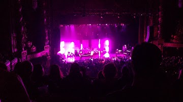 Garbage live Not My Idea clip