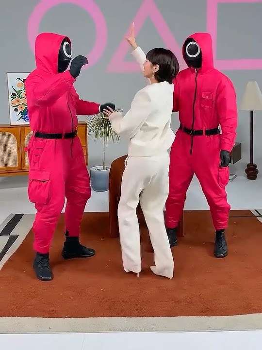 Pink Circle Guards visit Kang No-eul 🤯🔥 🎬 | Squid Game 3 | VEM NO PIQUE