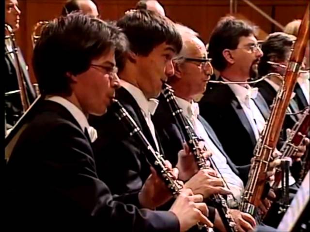 Dvorak - Symphonie n°9 "Nouveau Monde" : 2è mvt : Symph Bamberg / R.Ticciati