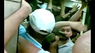 Metro de caracas (hora pico) mirelo se van a reir mucho