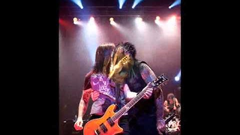 Papa Roach (Automatic Static "Hey Now")