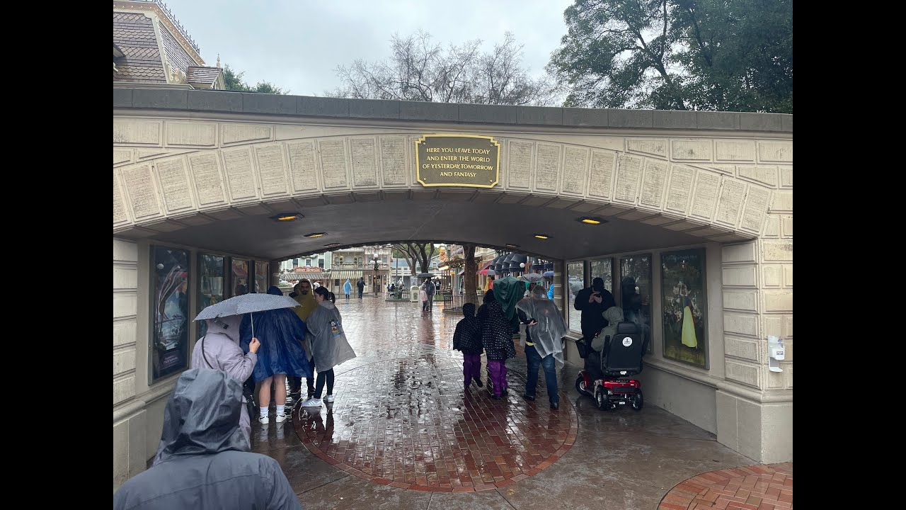 disneyland-january-2023-youtube