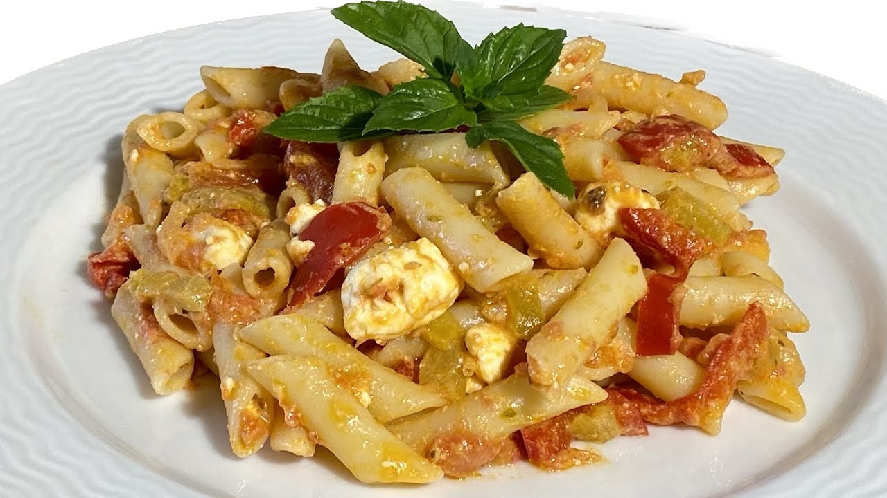 "Ιδανική Σάλτσα για τα μακαρόνια σας Σάλτσα ντομάτας με λαχανικά και φέτα !"Greek Recipes