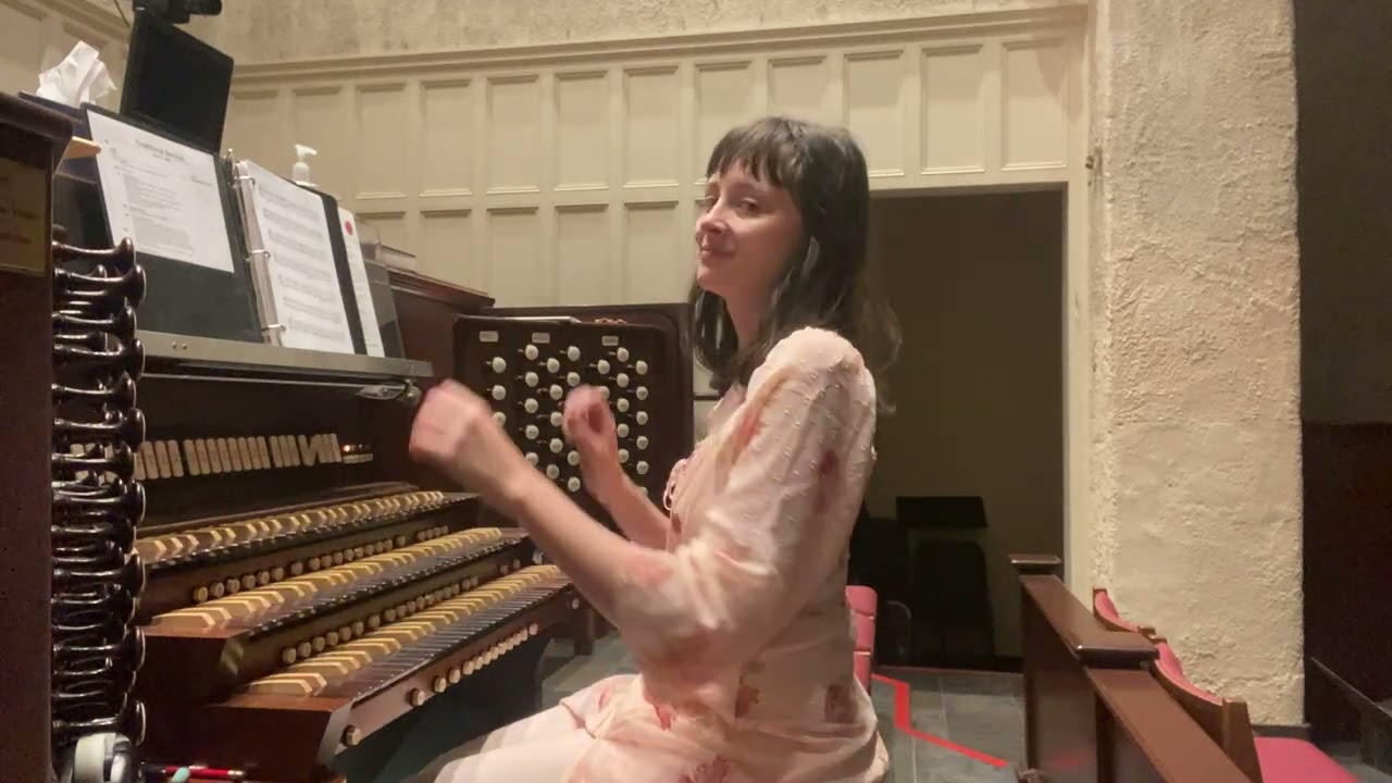 Bouree (from lute suite in e minor), BWV 996 by. JS Bach (organ arrangement by Makena James)