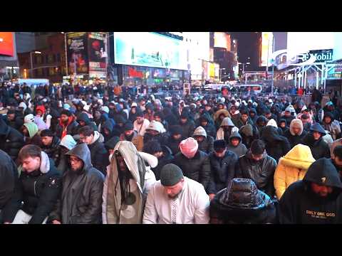 Американцы принимают ИСЛАМ на главной площади Нью-Йорка!