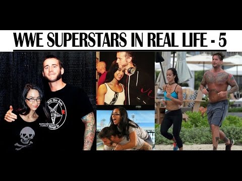 Complete List of WWE Wrestlers Who Are Dating Other WWE Wrestlers