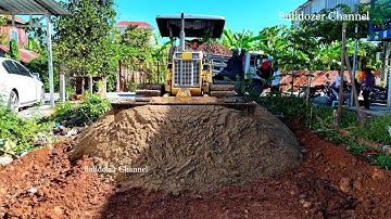 New Good Project Operator Skills Clearing The Forest To Landfill By Bulldozer D20P Pushing 5T Truck